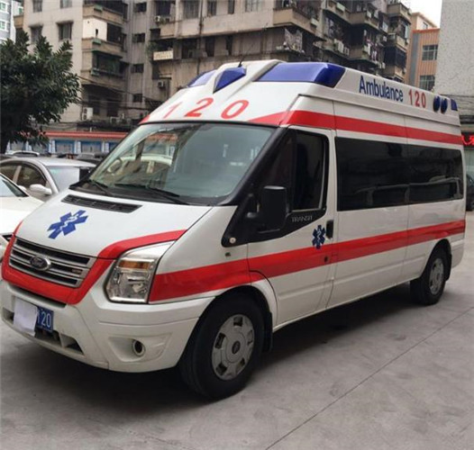 云龙信赖我们的救护车出租,让转院不再艰难